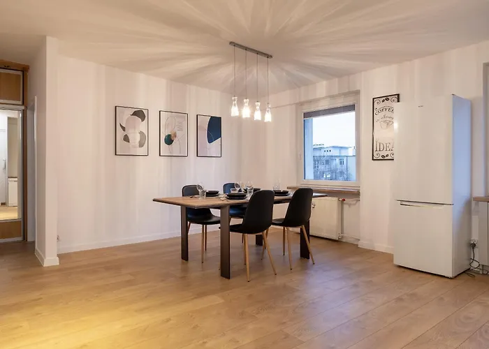 31 Centrum - Mieszkanie Dla 4 Osob דירה גדינייה